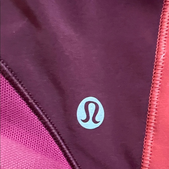 Lululemon  high rise Colorblock Hotty Hot running shorts. Size 6. 4” inseam - Picture 3 of 5